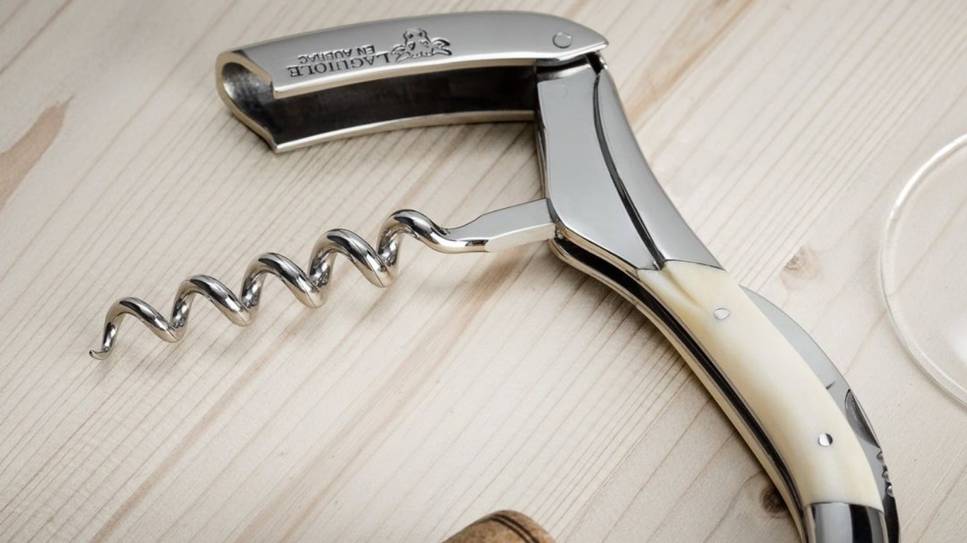 horns and bones – natural elegance in laguiole en aubrac corkscrews